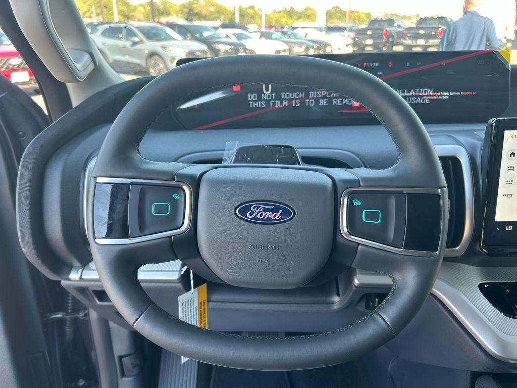 new 2025 Ford Expedition car, priced at $67,669