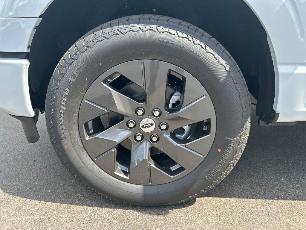 new 2025 Ford F-150 car, priced at $52,402