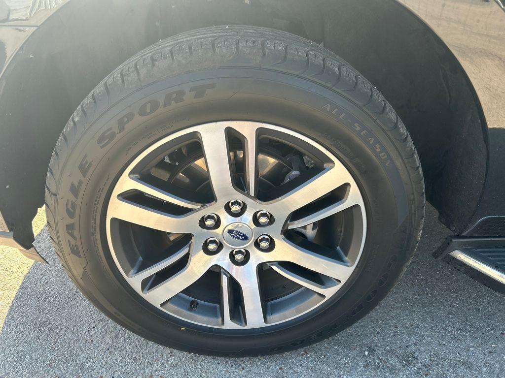 used 2023 Ford Expedition car, priced at $40,687