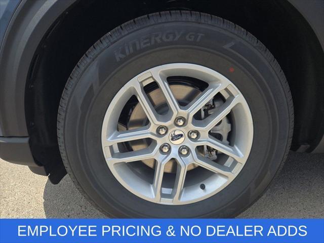 new 2025 Ford Explorer car, priced at $39,346