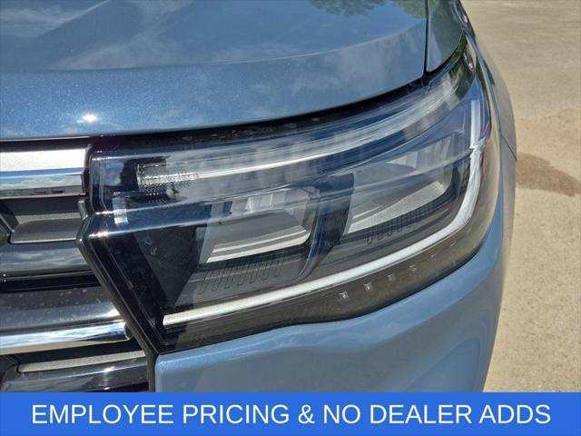 new 2025 Ford Explorer car, priced at $39,346
