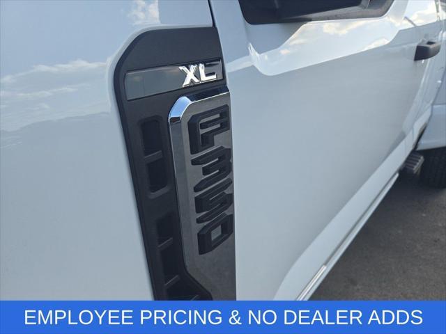 new 2025 Ford F-350 car, priced at $61,854