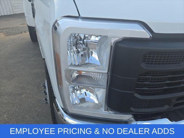 new 2025 Ford F-350 car, priced at $61,854