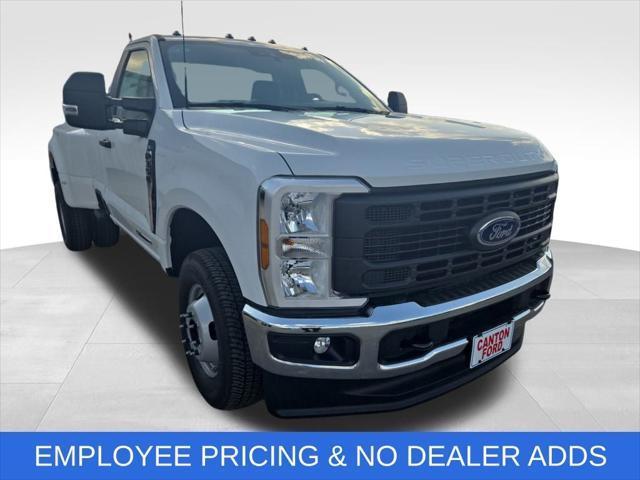 new 2025 Ford F-350 car, priced at $61,854