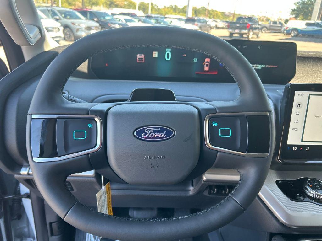 new 2025 Ford Expedition car, priced at $66,600