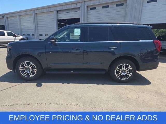 new 2025 Ford Expedition car, priced at $70,021