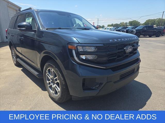 new 2025 Ford Expedition car, priced at $70,021