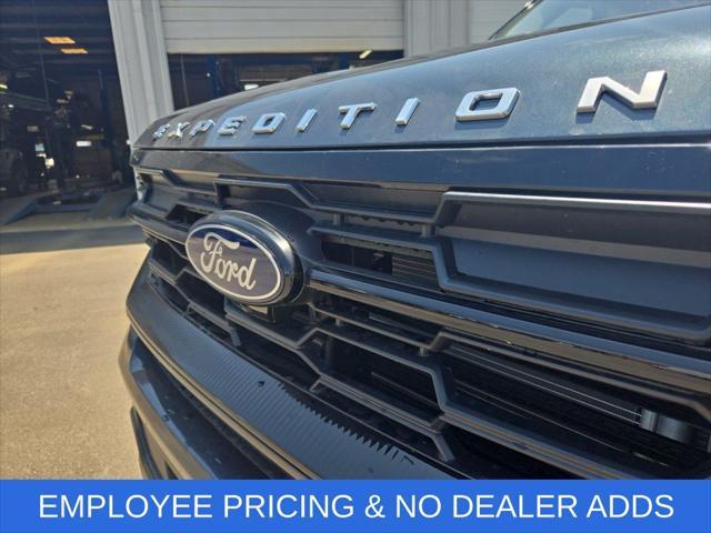 new 2025 Ford Expedition car, priced at $70,021