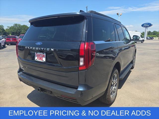 new 2025 Ford Expedition car, priced at $70,021