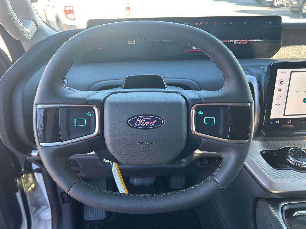 new 2025 Ford Expedition car, priced at $70,354