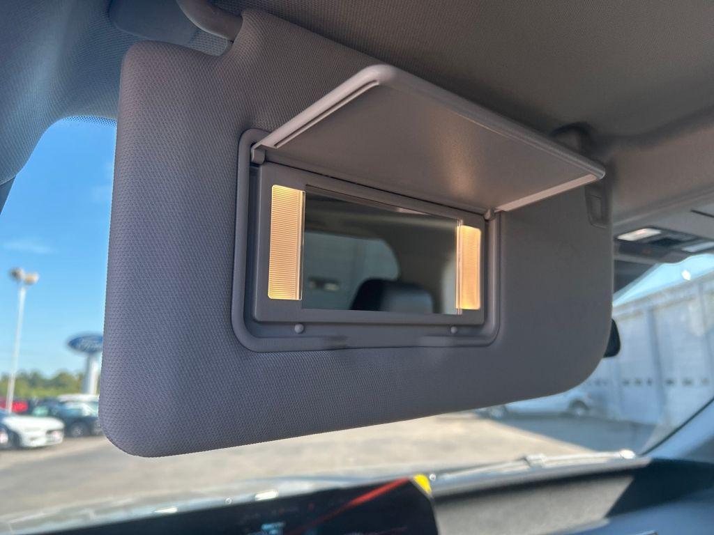 new 2025 Ford Expedition car, priced at $70,084