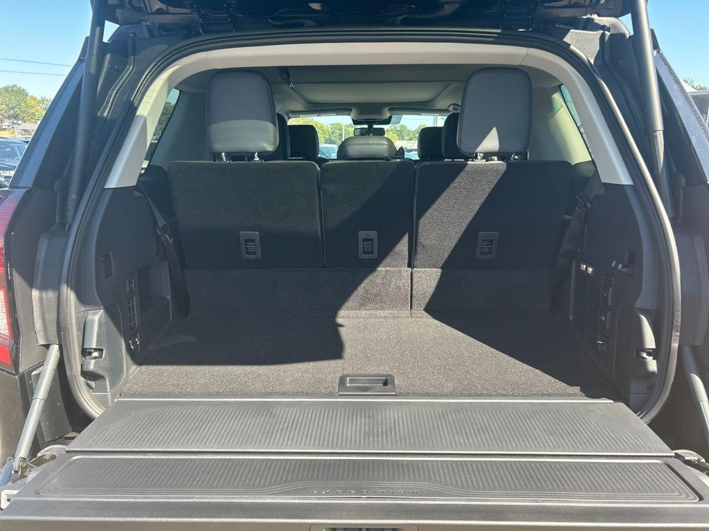 new 2025 Ford Expedition car, priced at $70,084