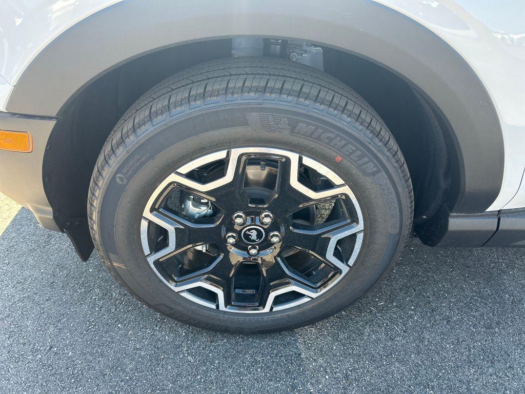 new 2025 Ford Bronco Sport car, priced at $37,613