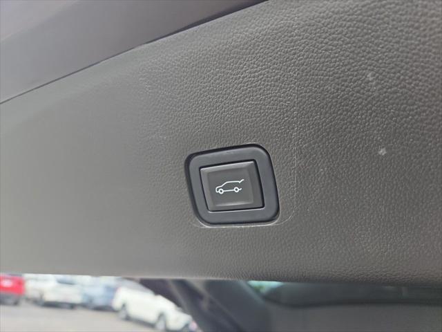 used 2021 Chevrolet Traverse car, priced at $31,996