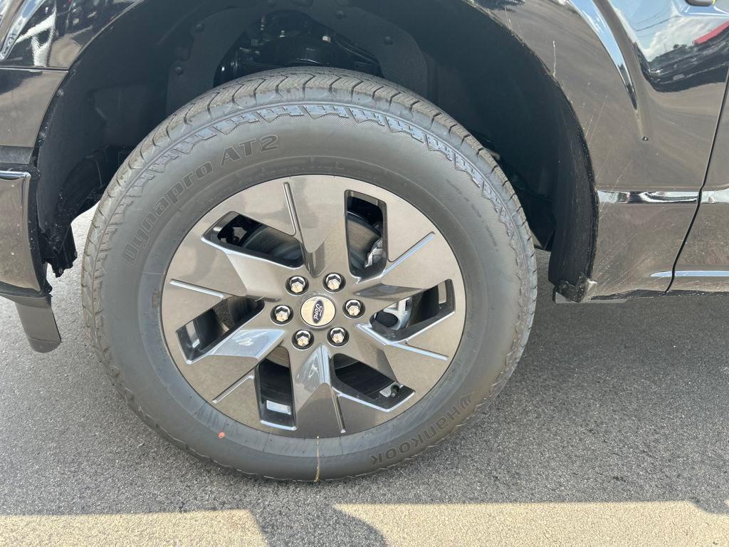 new 2025 Ford F-150 car, priced at $52,042