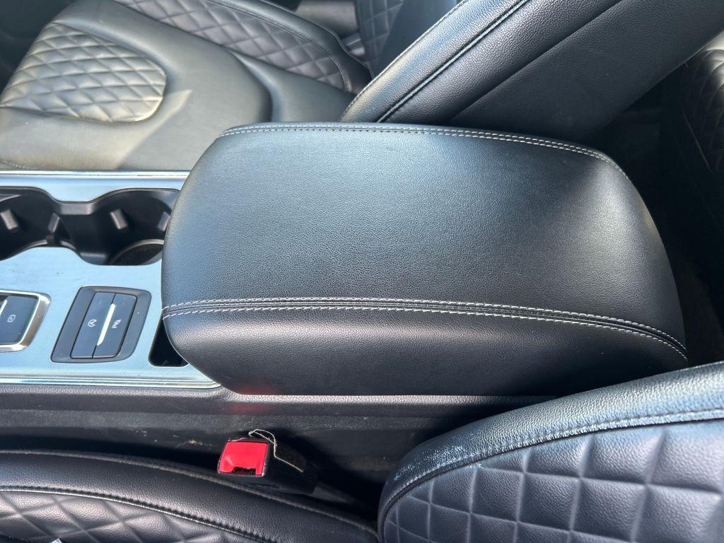 used 2024 Ford Edge car, priced at $28,249