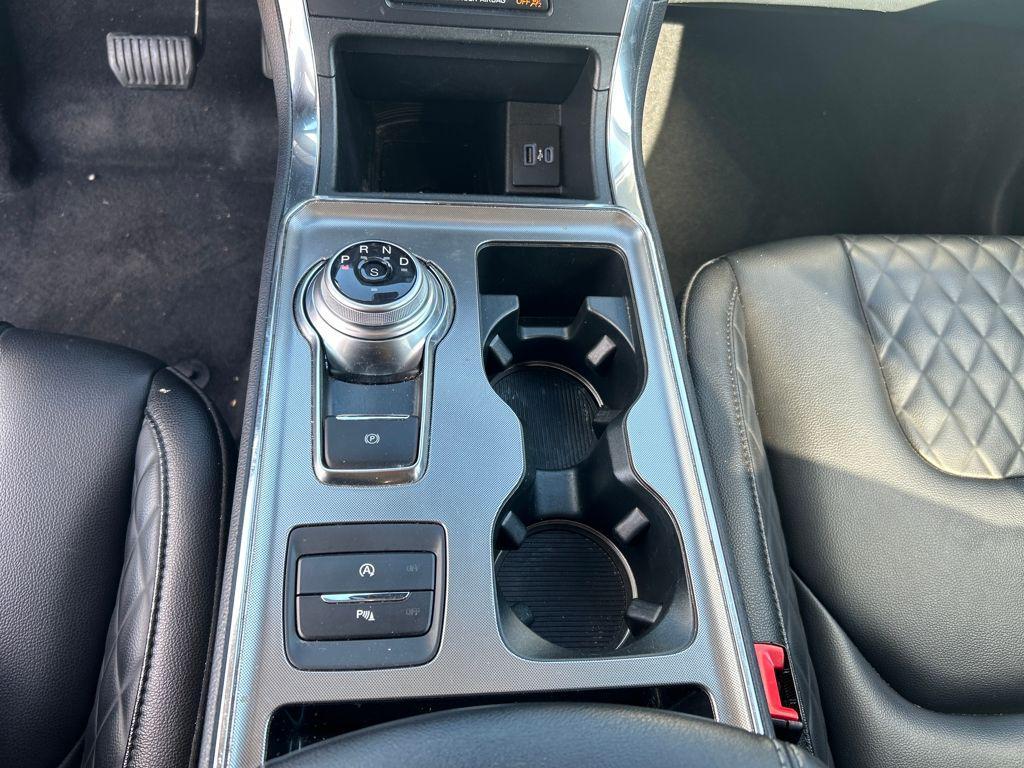 used 2024 Ford Edge car, priced at $28,249