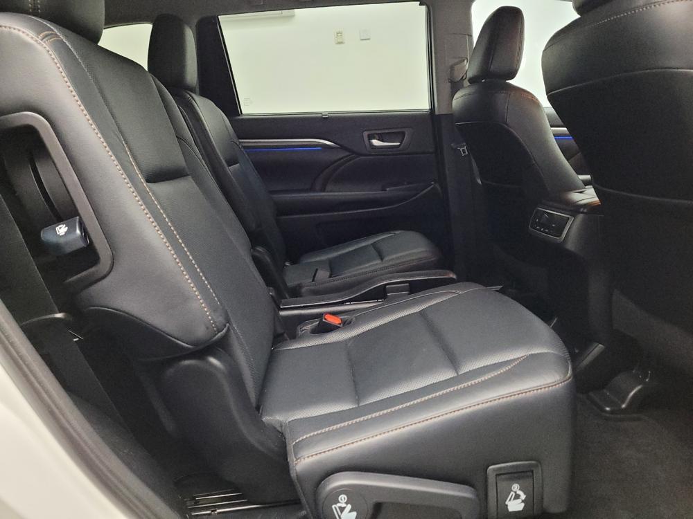 used 2019 Toyota Highlander car, priced at $26,895