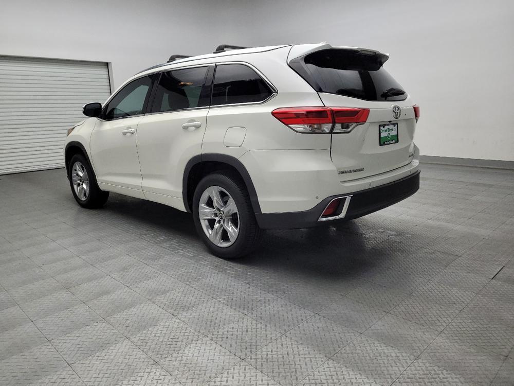 used 2019 Toyota Highlander car, priced at $26,895