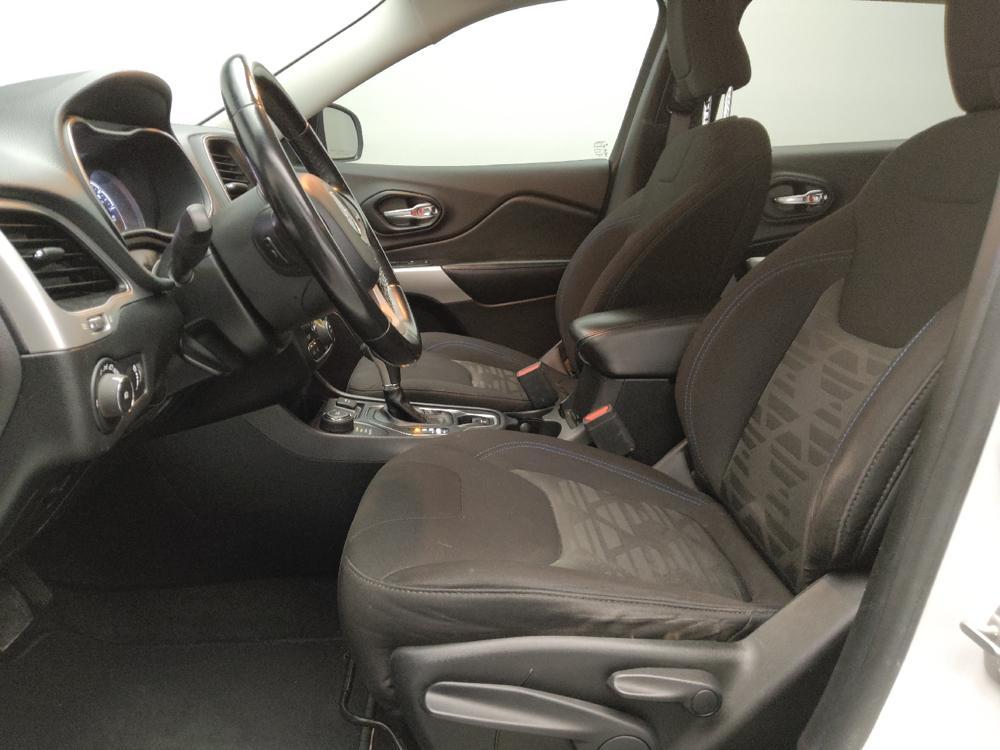 used 2020 Jeep Cherokee car, priced at $20,895