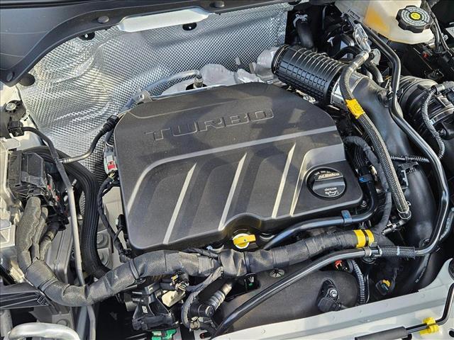 new 2025 Buick Envista car, priced at $24,108