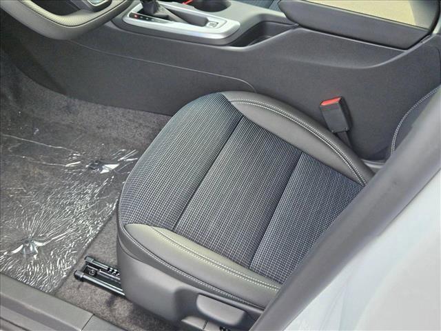 new 2025 Buick Envista car, priced at $24,108
