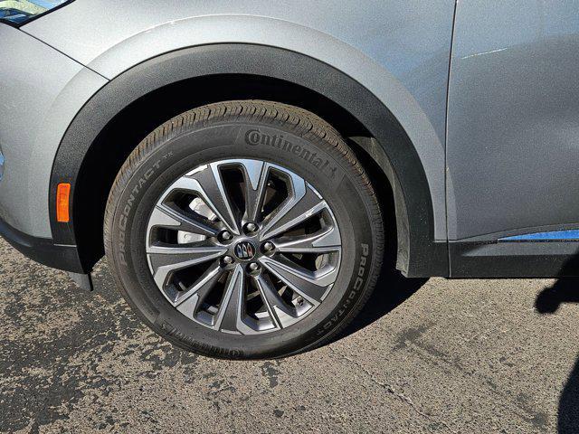 new 2024 Buick Envision car, priced at $35,040