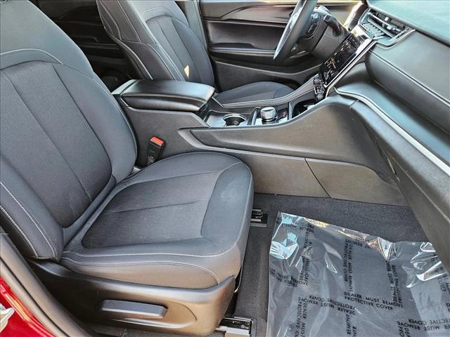 used 2024 Jeep Grand Cherokee car, priced at $28,999
