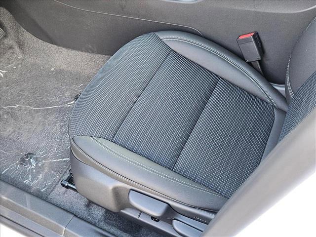 new 2025 Buick Envista car, priced at $24,108