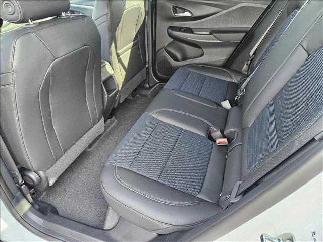new 2025 Buick Envista car, priced at $24,108