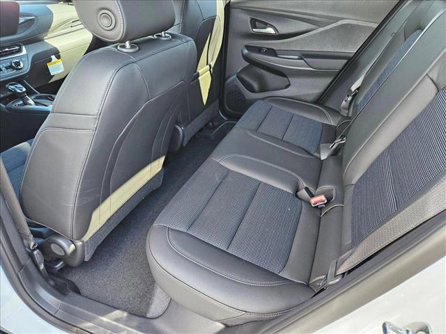 new 2025 Buick Envista car, priced at $25,191