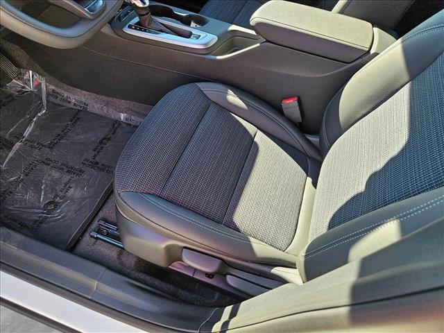 new 2025 Buick Envista car, priced at $25,191