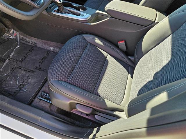 new 2025 Buick Envista car, priced at $25,135