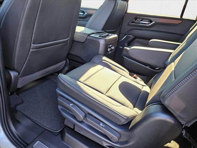 new 2025 GMC Yukon XL car, priced at $92,160