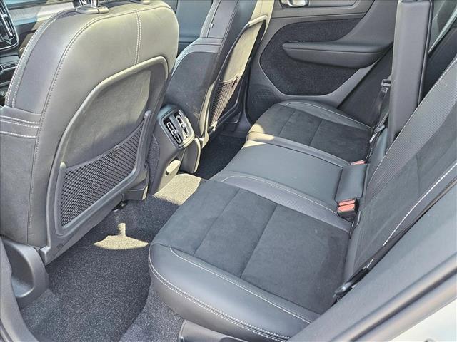used 2020 Volvo XC40 car, priced at $25,757