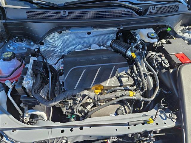 new 2025 Buick Envista car, priced at $25,630