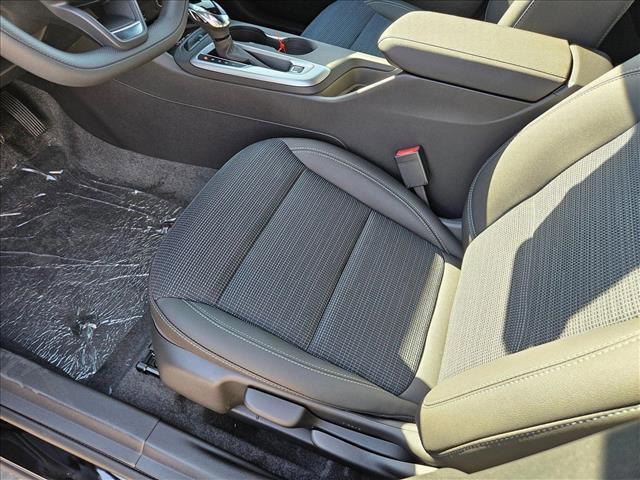new 2025 Buick Envista car, priced at $26,630