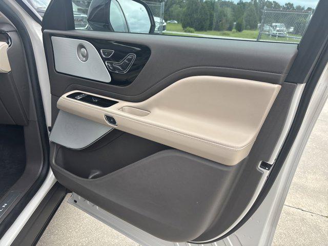used 2023 Lincoln Aviator car