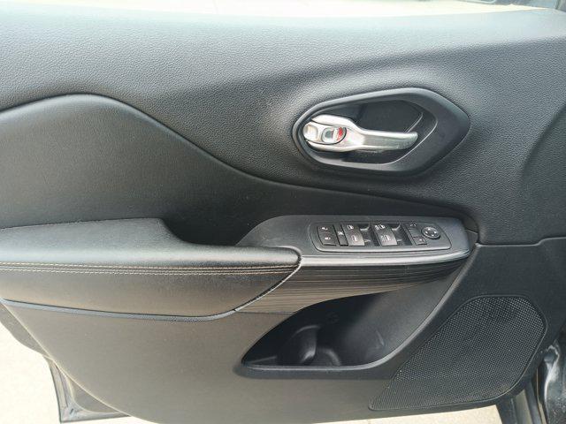 used 2016 Jeep Cherokee car