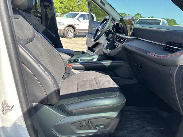 used 2025 Ford Explorer car
