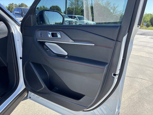 used 2025 Ford Explorer car