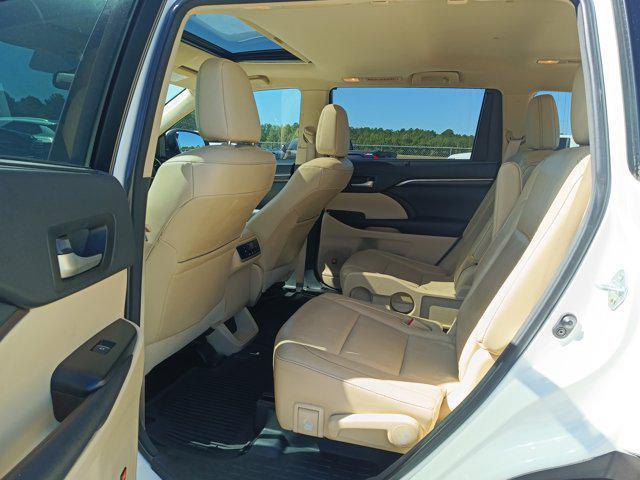 used 2015 Toyota Highlander car