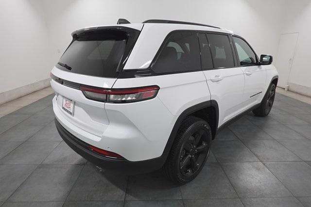 new 2025 Jeep Grand Cherokee car, priced at $46,075