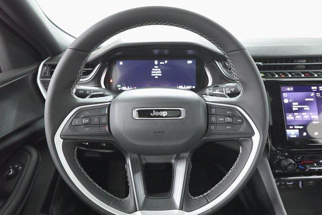 new 2025 Jeep Grand Cherokee car, priced at $38,005