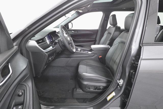 new 2025 Jeep Grand Cherokee L car, priced at $47,946