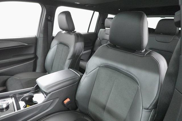 new 2025 Jeep Grand Cherokee L car, priced at $47,946
