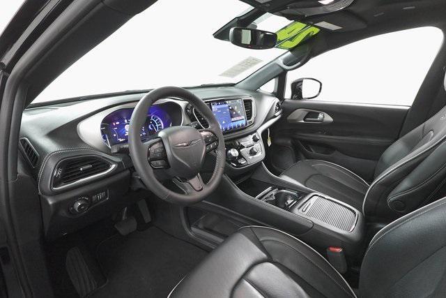 used 2024 Chrysler Pacifica Hybrid car, priced at $37,995