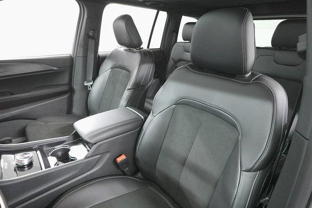 new 2025 Jeep Grand Cherokee car, priced at $38,491