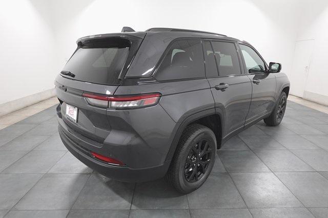 new 2025 Jeep Grand Cherokee car, priced at $38,491