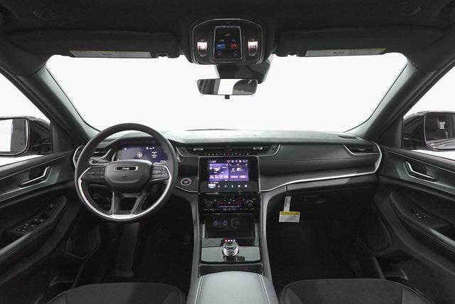 new 2025 Jeep Grand Cherokee car, priced at $38,491